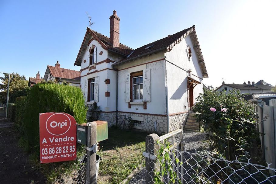 Vente maison 6 pièces 98 m² à Cosne-Cours-sur-Loire (58200), 92 700 €