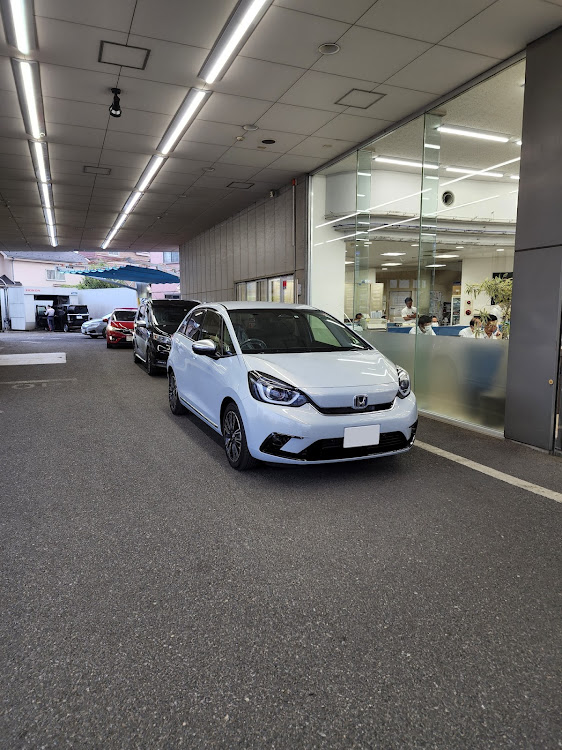 フィットのホンダのディーラー・自宅の駐車場に関するカスタム事例の投稿画像4枚目