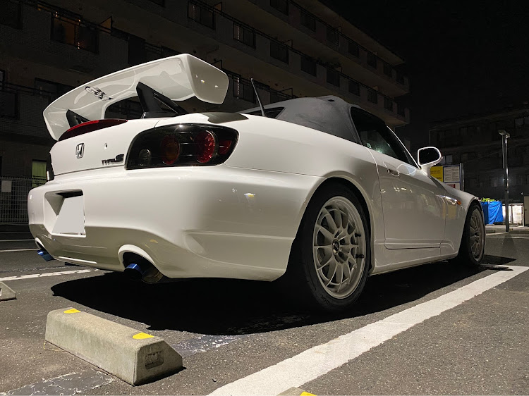 S2000のオープンカー・ドライブ・お盆休み・駐車場にてに関するカスタム事例の投稿画像1枚目