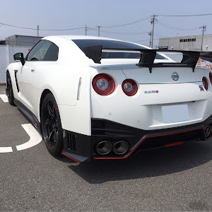 NISSAN GT-R