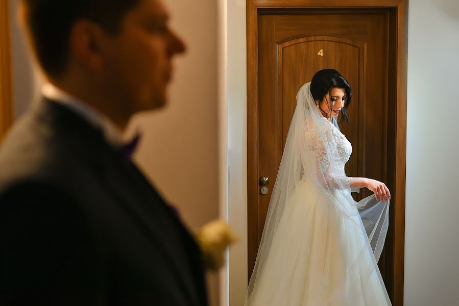 Fotografo di matrimoni Catalin Gogan (gogancatalin). Foto del 12 ottobre 2017