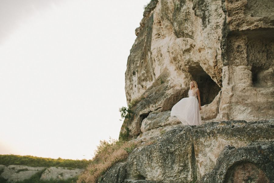 Fotógrafo de casamento Lesya Oskirko (lesichka555). Foto de 15 de junho 2015