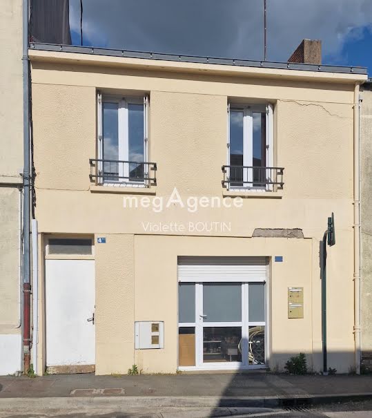 Vente maison  106 m² à Cholet (49300), 138 000 €