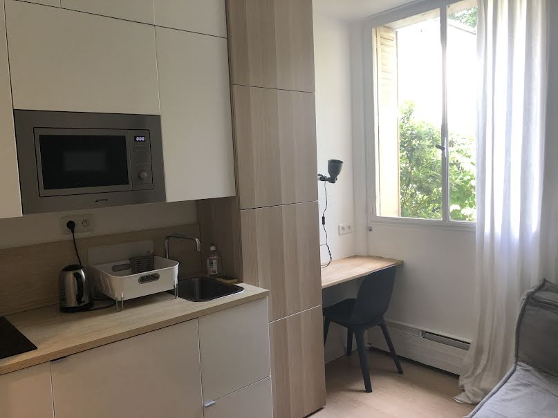 Location meublée appartement 1 pièce 11 m² à Neuilly-sur-Seine (92200), 650 €