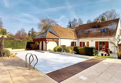 Maison avec piscine et terrasse 18