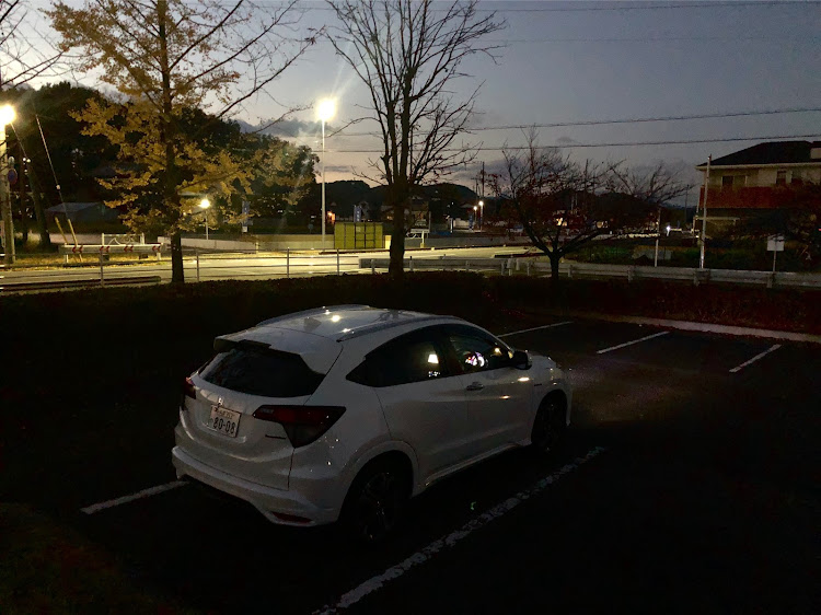 ヴェゼルのドライブ・メーター・間違い探し・なんでやねんに関するカスタム事例の投稿画像1枚目