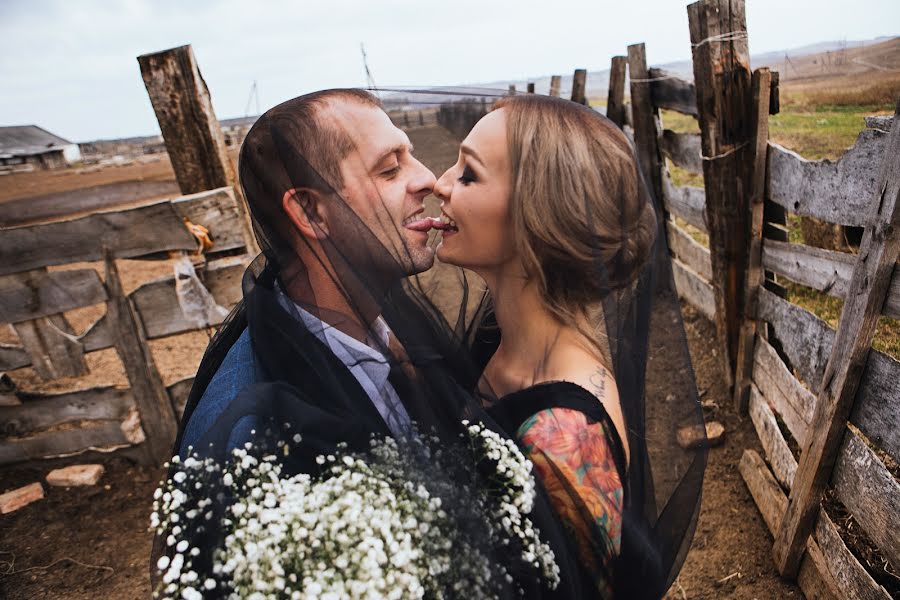 Fotógrafo de casamento Elena Mikhaylova (elenamikhaylova). Foto de 1 de novembro 2017