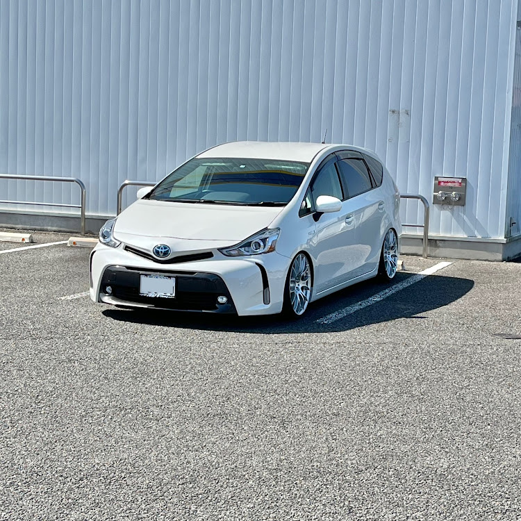プリウスαのPRIUS V・USDM・ナンバーフレーム・洗車できず・適当撮影すいませんに関するカスタム事例の投稿画像2枚目