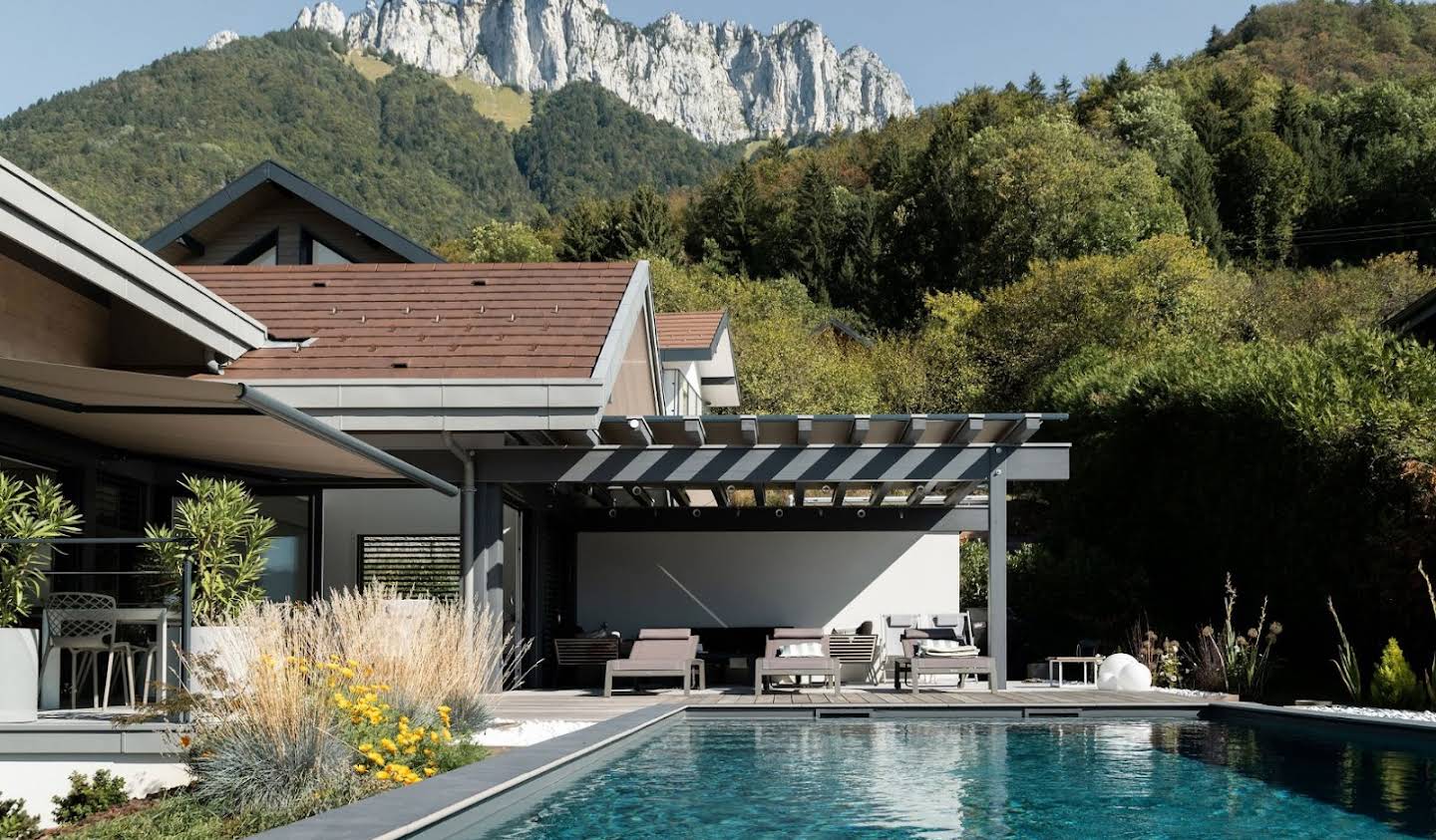 House with pool and terrace Annecy