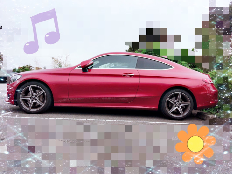 Cクラス クーペのメルセデスベンツ・赤いスポーツカー・クーペ・ホイールに関するカスタム事例の投稿画像1枚目