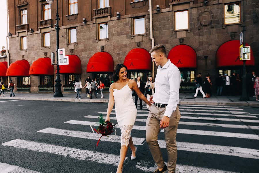 Fotografo di matrimoni Viktoriya Carkova (vikatsarkova). Foto del 5 settembre 2017