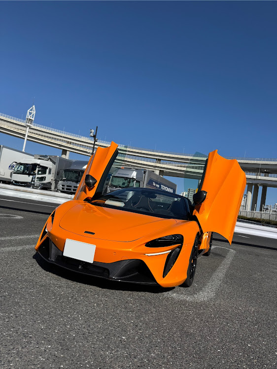 りょうけんさんが投稿した高速ドライブ・マクラーレンアルトゥーラ・ハイブリッド・大黒PAに関するカスタム事例の投稿画像1枚目