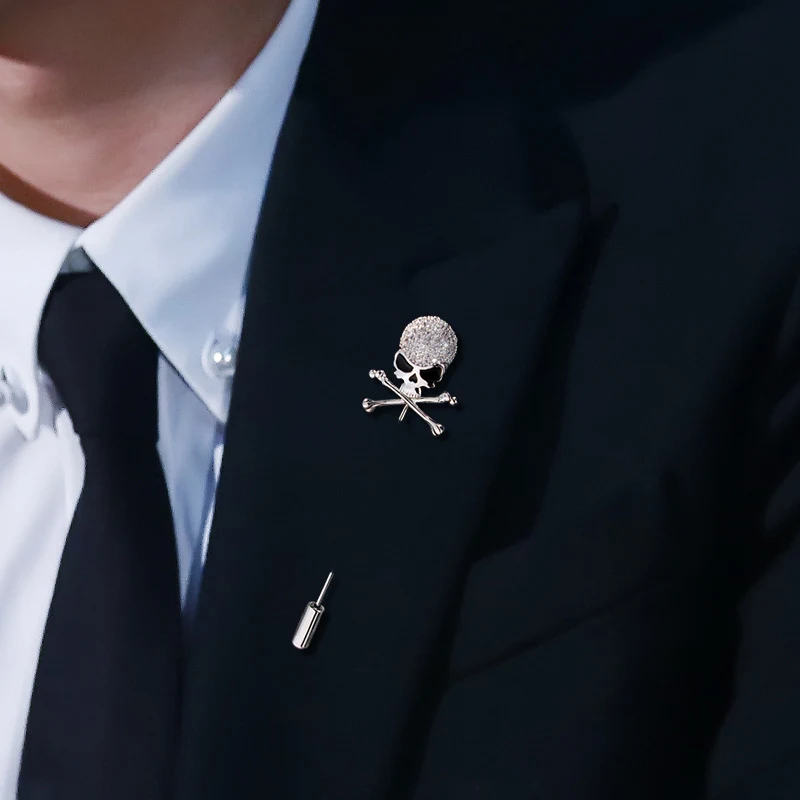 Men's Pin Brooch Cool Skull Badge Corsage Stylish Lapel Pin for Men Fashion Accessory for Jackets & Blazers Unique and E