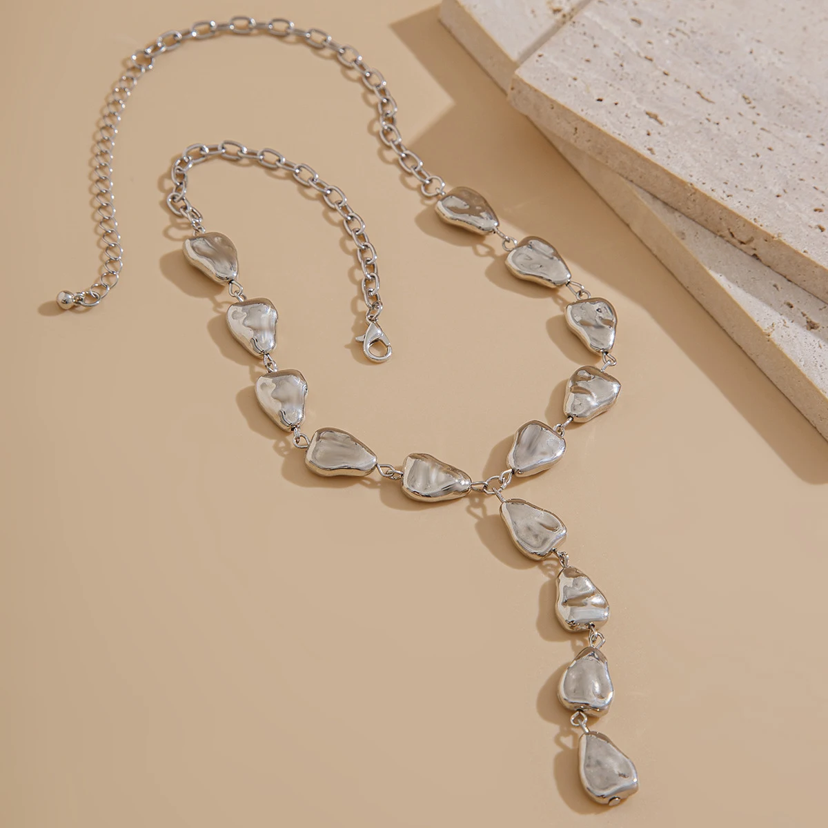 Title 10, Collier de clavicule en Y baroque irrégulier av...