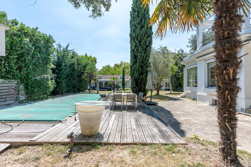 House with pool and terrace 3