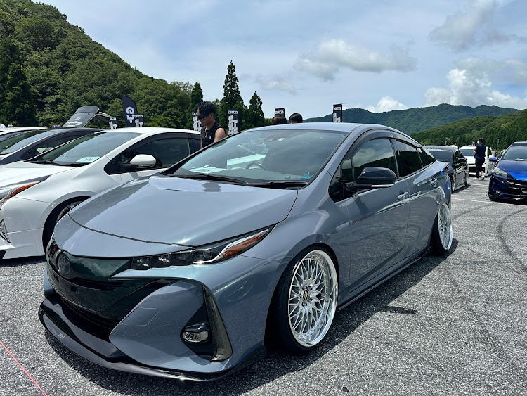 プリウスPHVの奥伊吹プリウスMT・プリズム・プリウス・目指せPickUpCars・PRISM2023奥伊吹に関するカスタム事例の投稿画像3枚目