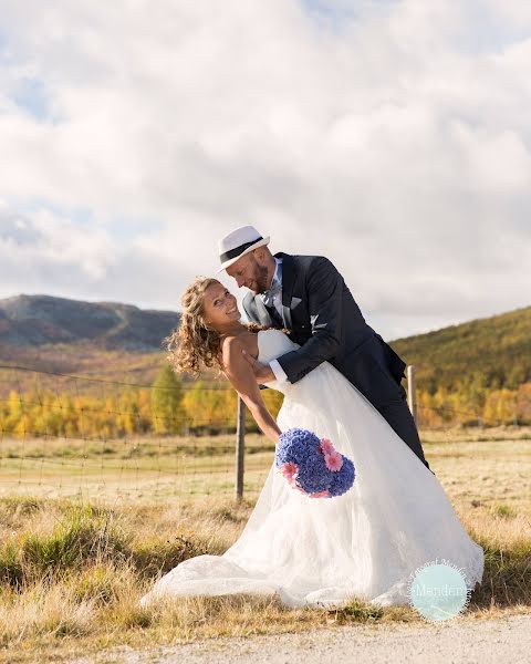 婚禮攝影師Linn Kristin Menden（fotografmenden）。2019 5月14日的照片