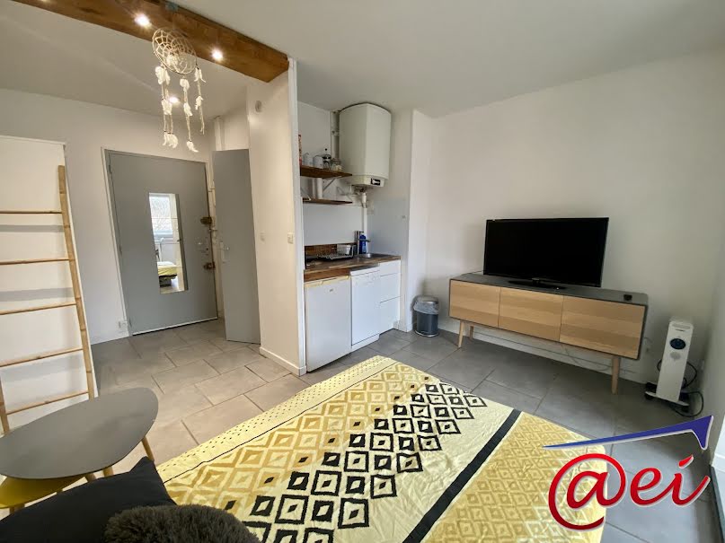 Vente appartement 1 pièce 23 m² à Sanary-sur-Mer (83110), 143 000 €