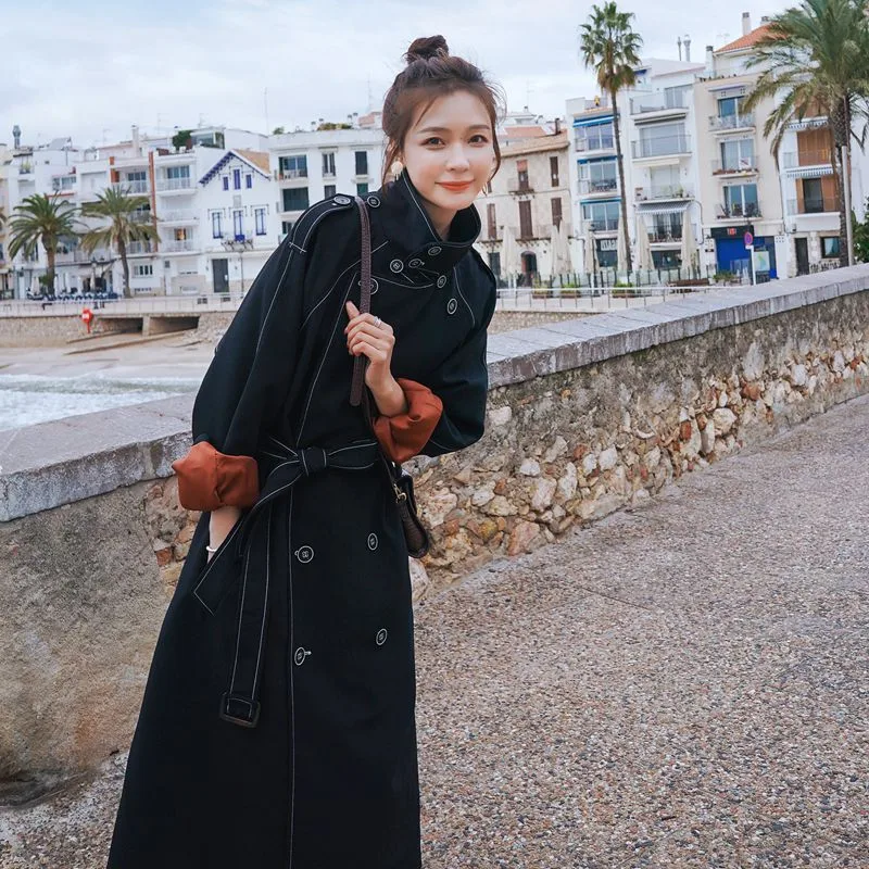 Dames trenchcoat met opstaande kraag, dubbele rij knopen, ceintuur in de taille, stijlvol en elegant voor elke dag