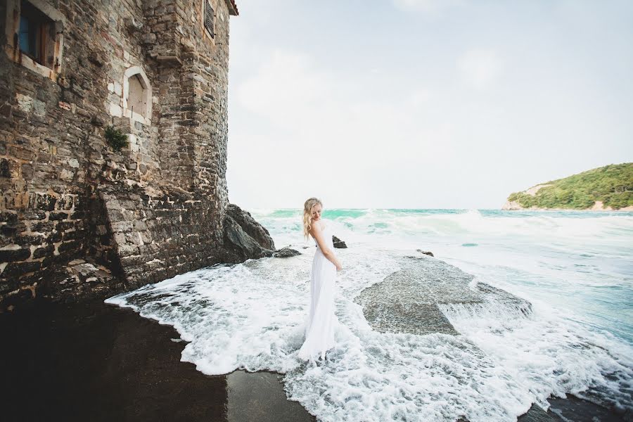 Wedding photographer Nata Rolyanskaya (natarolianskii). Photo of 26 February 2019