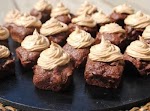 Brownie Bites with Root Beer Frosting was pinched from <a href="http://www.shugarysweets.com/2011/09/brownie-bites-with-root-beer-frosting" target="_blank">www.shugarysweets.com.</a>