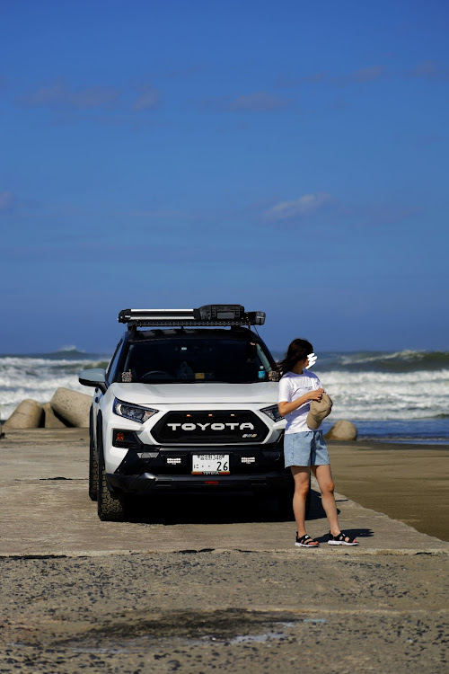 RAV4の海と愛車・夏休み・台風と共にやってくるおっさんに関するカスタム事例の投稿画像8枚目