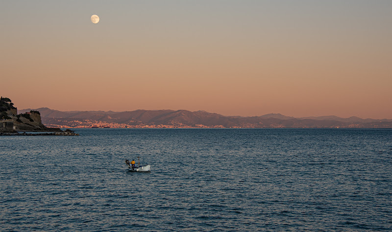 La luna su Ciccio il pescatore… di AnnieMorgan