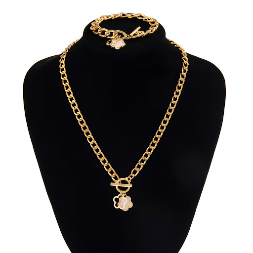 Title 28, Five-Petal Flower Pearl Necklace Special Design...