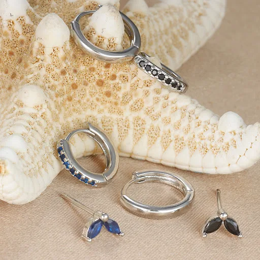 Title 17, Fashion Simple Bracelet and Horse Eye Stud Earr...