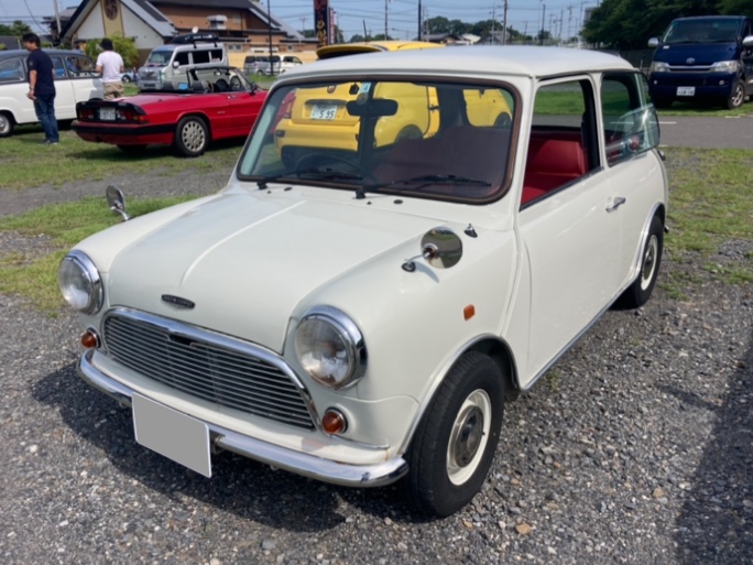 ミニクーパー1.3の毎回いいねありがとうございます🙏・イベント会場のギャラリーの車も👍・クラシックミニ保存会・絶版車愛好会❣️・旧車魂😡に関するカスタム事例の投稿画像29枚目