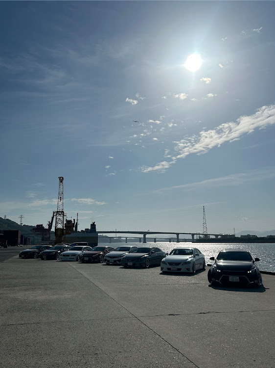 マークXのマークX ミーティング・GRX130・埠頭撮影・人の車はかっこいい・オフ会に関するカスタム事例の投稿画像3枚目