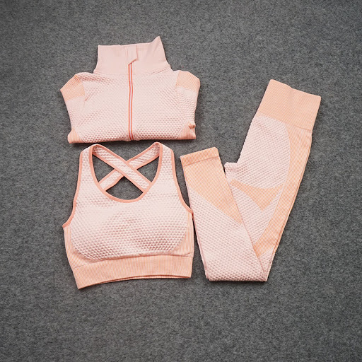 Threepiece pink