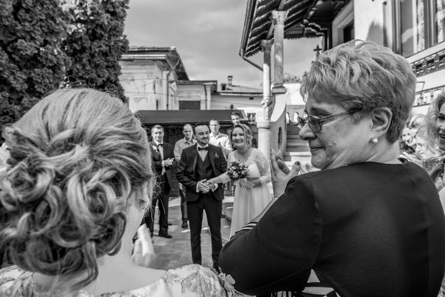 Fotografo di matrimoni Robert Cirstea (robertcirstea). Foto del 13 aprile 2019