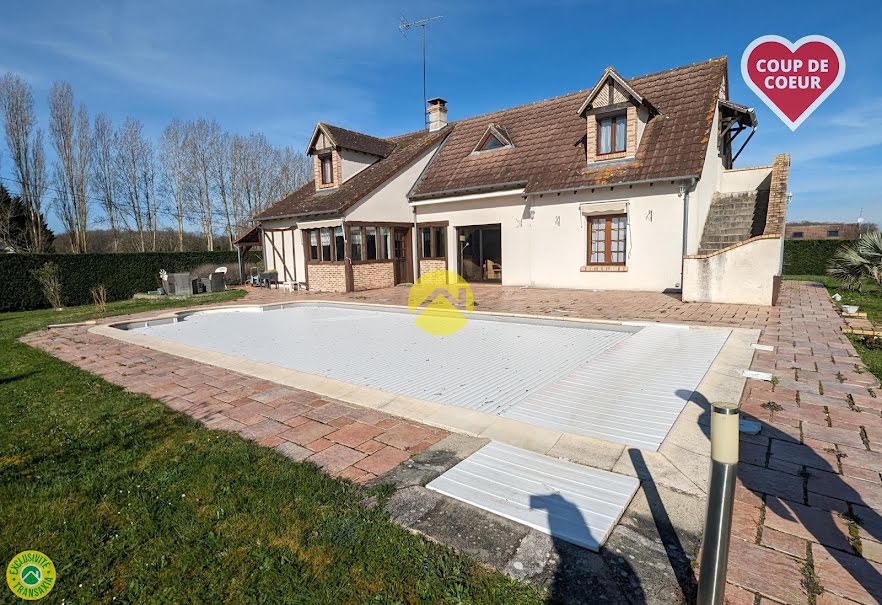 Vente maison 5 pièces 165 m² à Mehun-sur-Yèvre (18500), 247 000 €