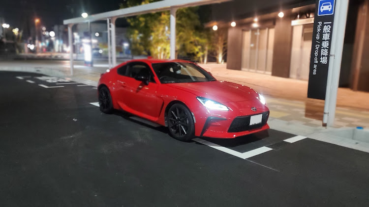 GR86の地元・駅前ロータリー・夜な夜な徘徊に関するカスタム事例の投稿画像1枚目