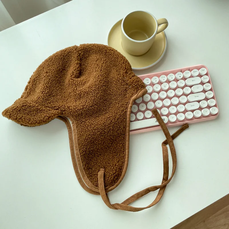 Protetor de orelha quente de lã de cordeiro, touca de pelúcia fofa, proteção para os ouvidos no inverno, macia e confortável, perfeito para o frio.