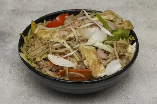 Hakka Noodles - Chicken