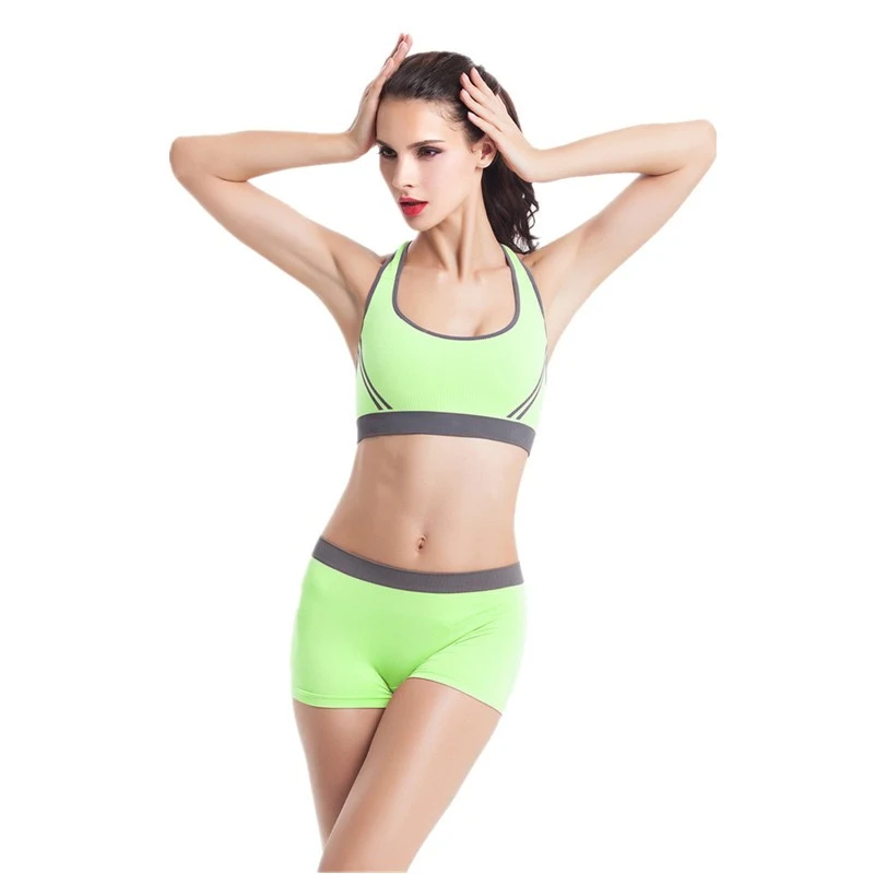 Ensemble soutien-gorge de sport antichoc pour femmes. Confort et maintien optimaux pour la course, le yoga et le fitness. Idéal pour les entraînements intenses.