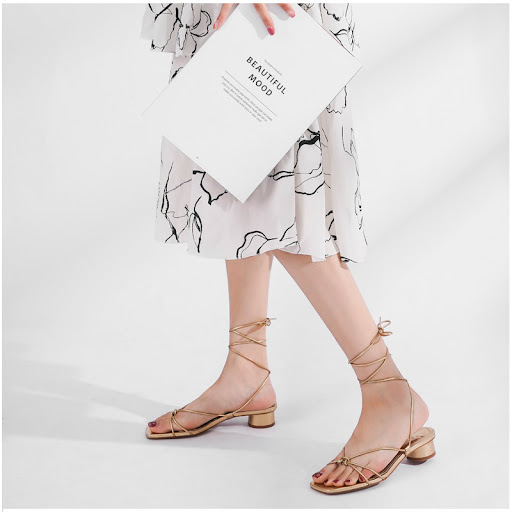 Title 6, Lace-up Roman sandals with a chunky heel, perfe...