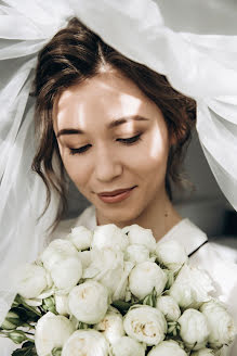 Fotógrafo de casamento Alena Kravcova (kravtsovahelena). Foto de 3 de maio 2020