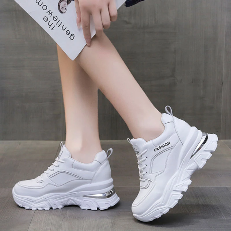 Scarpe sportive da donna invernali in pile con suola spessa per il tempo libero, con rialzo interno. Comfort e stile per l'inverno.