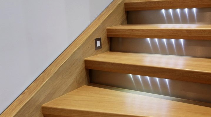 Cómo iluminar con LED escaleras, pasos y zonas comunes - Brillante