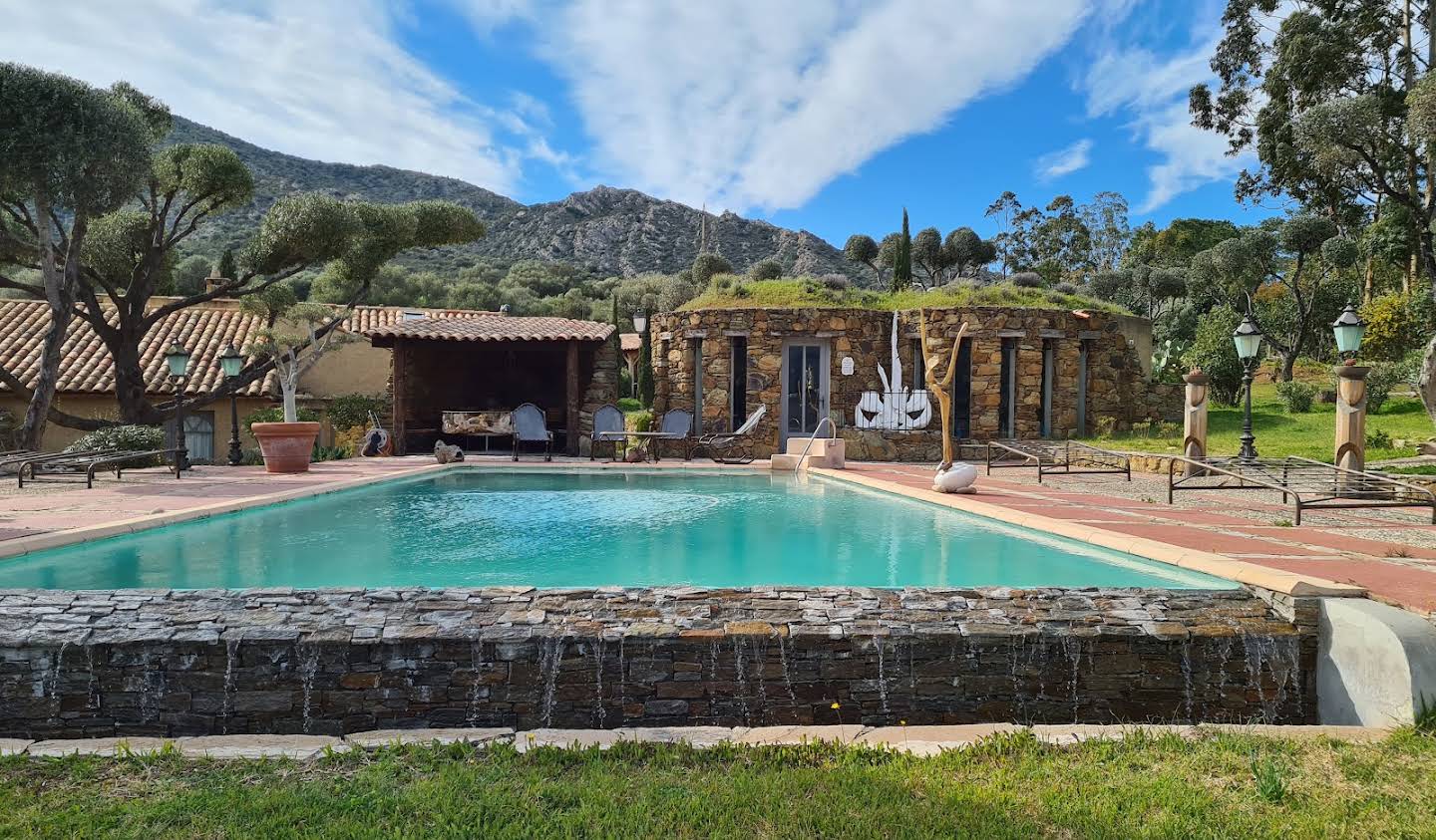 Propriété avec piscine en bord de mer Saint-Florent