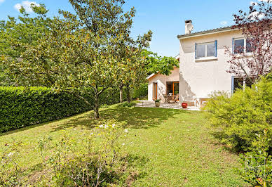 Maison avec terrasse 1