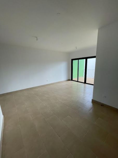 Location  appartement 4 pièces 79.39 m² à Tsingoni (97680), 917 €