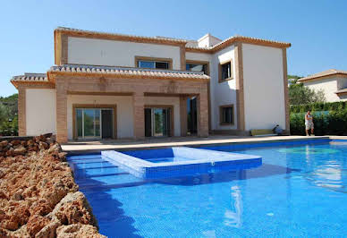 Villa with pool 12