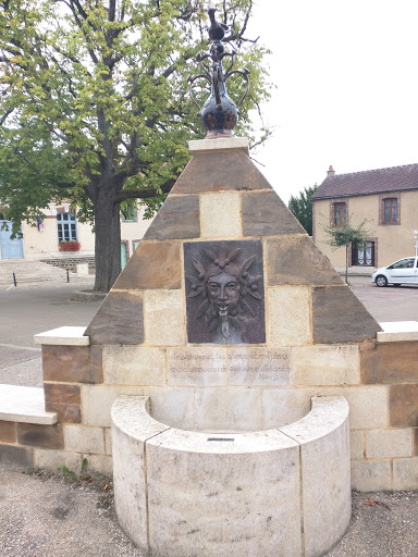 Fontaine Du Village