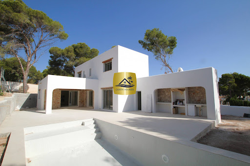 Property with pool 1