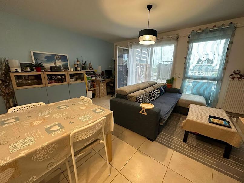 Location  appartement 3 pièces 66 m² à Gex (01170), 1 500 €