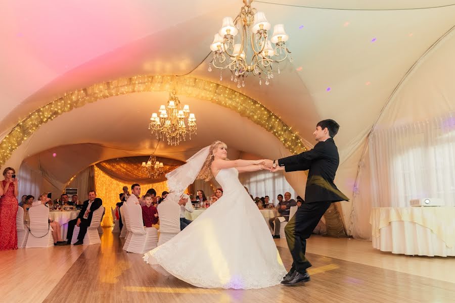 Fotógrafo de casamento Andrey Sparrovskiy (sparrowskiy). Foto de 16 de abril 2018